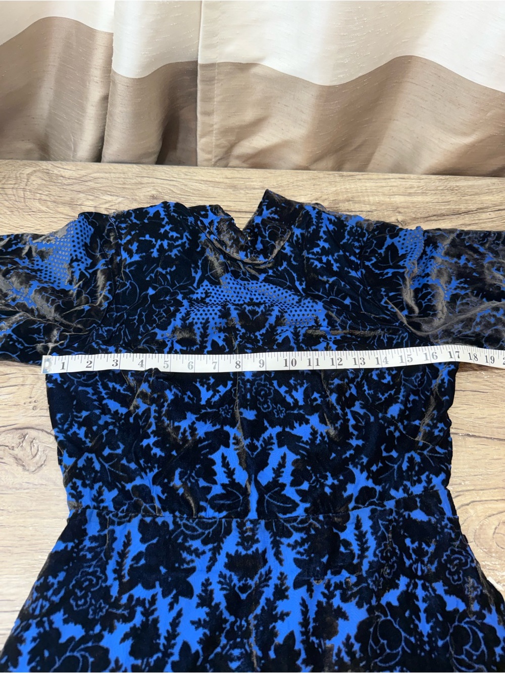 Anthropologie Mock - Neck
Velvet Mini Dress size 4 - Picture 8 of 9